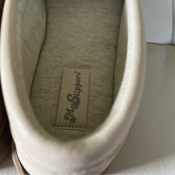 MY SLIPPERS Womens Moccasin Beige size 8 wide these are new - Picture 5 of 10